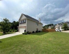 3138 Woodward Down Trail in Buford, GA - Foto de edificio - Building Photo