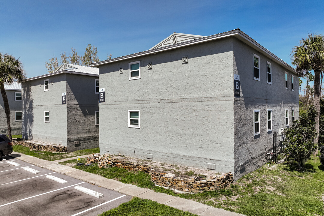 Bayside Villas in Panama City, FL - Building Photo