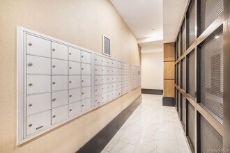 300 Mamaroneck Ave in White Plains, NY - Building Photo - Building Photo