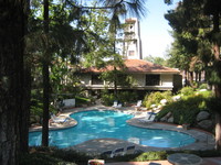 Huntington Creek Apartments in Huntington Beach, CA - Foto de edificio - Building Photo