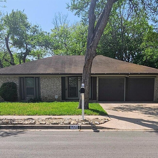 6220 Hillston Dr in Austin, TX - Building Photo - Building Photo