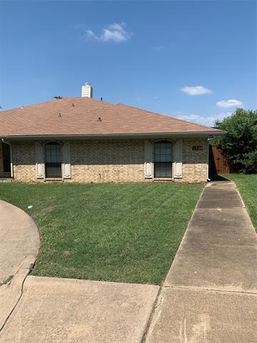 1520 Parkside Dr in Carrollton, TX - Building Photo - Building Photo