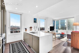 388 Bridge St in Brooklyn, NY - Building Photo