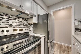 Villa Vista in Dallas, TX - Foto de edificio - Building Photo