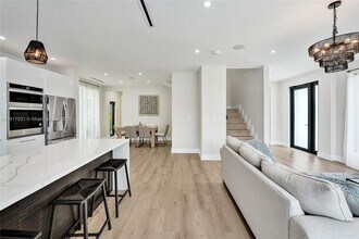 1619 NW 11th Ave in Fort Lauderdale, FL - Foto de edificio - Building Photo