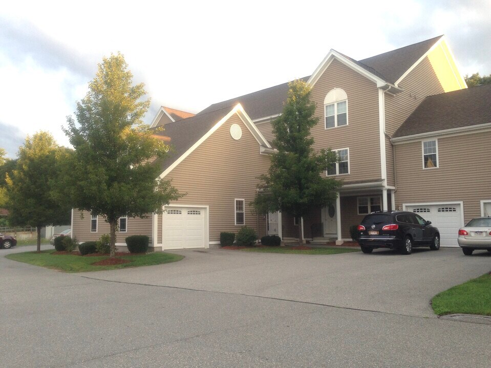 18 Dale St in Andover, MA - Building Photo