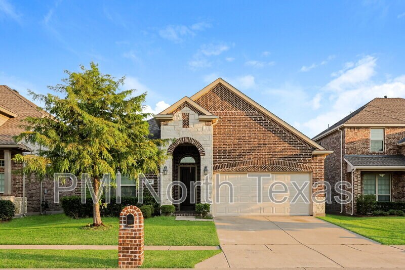 15917 Rockingham St in Frisco, TX - Building Photo