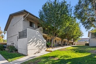 Aventine Court Apartment Homes in Corona, CA - Foto de edificio - Interior Photo