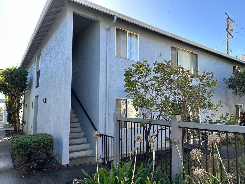 300 30th St in Richmond, CA - Building Photo