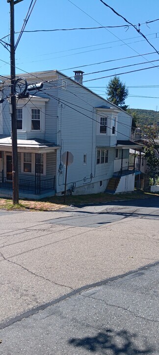 219 N George St in Pottsville, PA - Building Photo