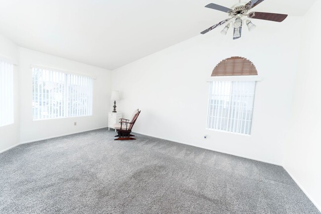 443 S Tamarisk Ave in Rialto, CA - Building Photo - Building Photo