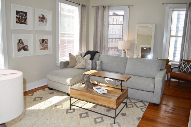 435 Hanover St, Unit 3B