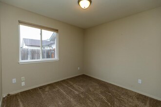 6901 W Tamarindo Ct in Boise, ID - Building Photo - Building Photo