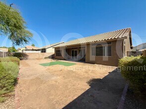 1432 E Princeton Ave in Gilbert, AZ - Foto de edificio - Building Photo