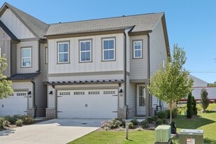 Foxgrove on Castleberry in Dawsonville, GA - Building Photo