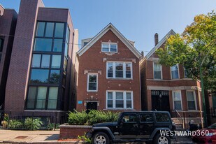 2043 N Leavitt St in Chicago, IL - Building Photo