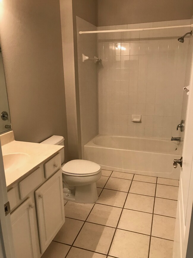 1727 San Silvestro Dr in Venice, FL - Foto de edificio - Building Photo