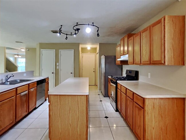 14851 Dorray Ln in Houston, TX - Building Photo - Building Photo