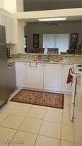 445 Robin Hood Cir in Naples, FL - Building Photo