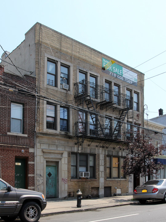 2869 W 17th St in Brooklyn, NY - Building Photo