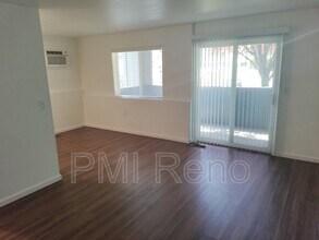 123 Wonder St in Reno, NV - Building Photo - Building Photo