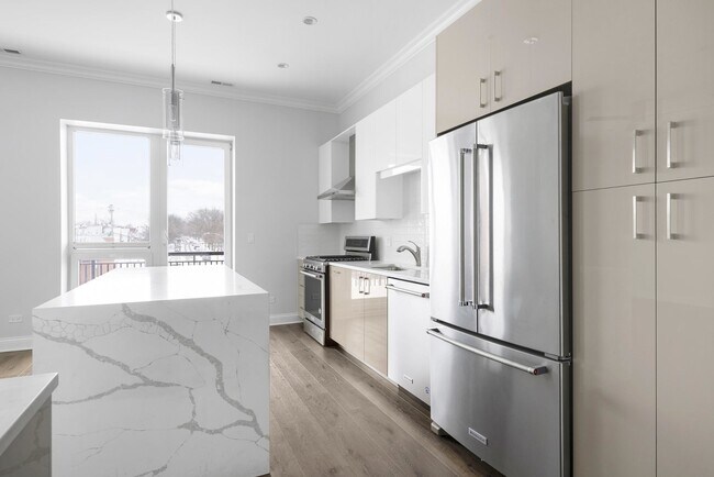 6555 North Ave in Oak Park, IL - Foto de edificio - Building Photo