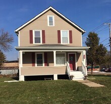 1101 McDonald Ave in Aurora, IL - Building Photo