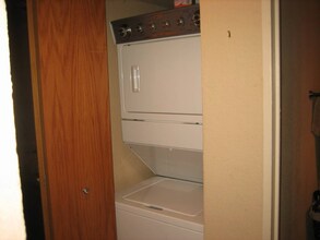 303 Grandview Ct, Unit 303 in Iowa City, IA - Building Photo - Building Photo