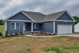 648 S Tunnel Rd in Gallatin, TN - Building Photo - Building Photo