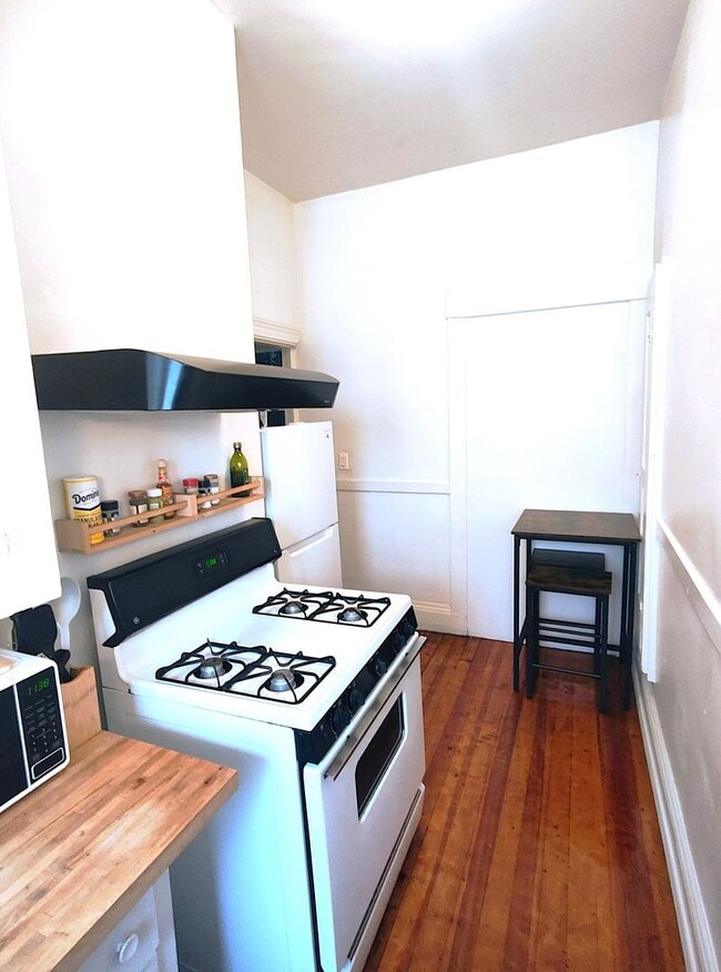 123 Elmwood Ave, Unit Unit 1 in Providence, RI - Building Photo - Building Photo