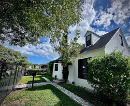 742 NW 50th St in Miami, FL - Building Photo - Building Photo
