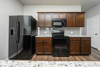 1111 Trellis Pass in Brenham, TX - Building Photo - Building Photo