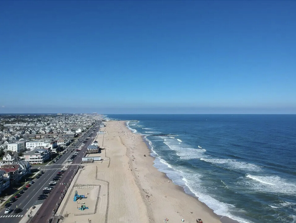 501-511 Lake Ter in Bradley Beach, NJ - Foto de edificio