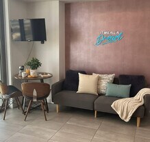 227 NE 2nd St in Miami, FL - Building Photo