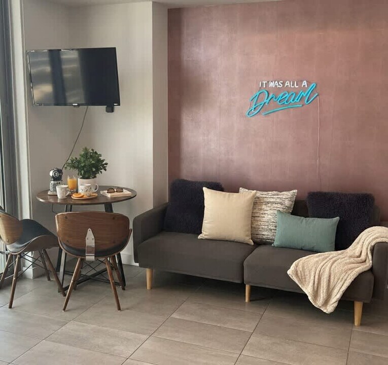 227 NE 2nd St in Miami, FL - Building Photo