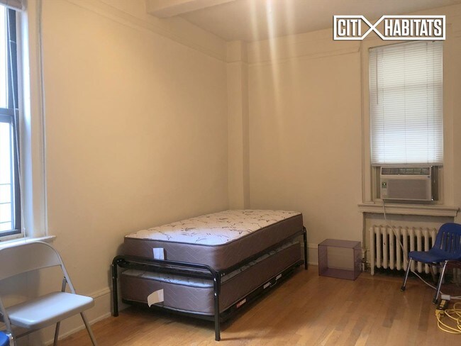 50 W 106th St-Unit -3A in New York, NY - Building Photo - Building Photo