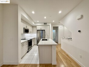3935 Wattling St in Oakland, CA - Building Photo - Building Photo