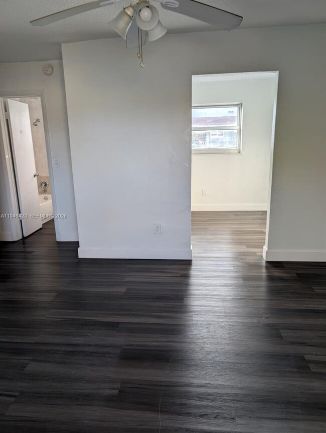 1461 SW 5th St in Miami, FL - Foto de edificio - Building Photo