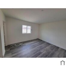 8715-8721 Hooper Ave. in Los Angeles, CA - Building Photo - Building Photo