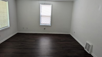 2011 Ottawa St in Saginaw, MI - Building Photo - Building Photo