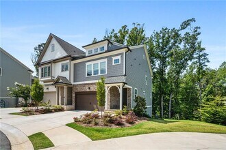 421 Retreat Ln in Canton, GA - Building Photo - Building Photo