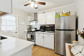 453 Aurora Ave in Metairie, LA - Building Photo - Building Photo