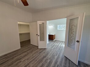 10621 Parker Dr in Willis, TX - Building Photo - Building Photo