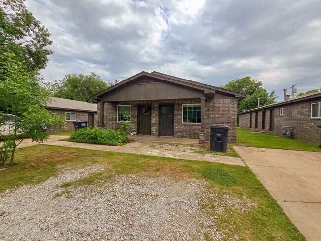 property at 1117 E Parker St
