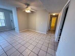 6075 Village Cir S in Orlando, FL - Building Photo - Building Photo