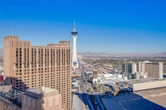2700 S Las Vegas Blvd in Las Vegas, NV - Foto de edificio - Building Photo