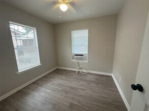515 Margil St in San Antonio, TX - Building Photo - Building Photo