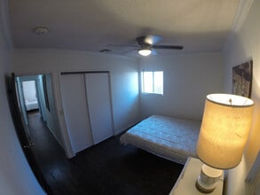 6002 Hazelbrook Ave in Lakewood, CA - Building Photo - Building Photo