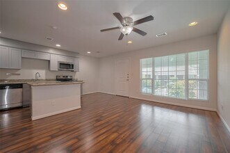 5333 Richmond Ave. in Houston, TX - Building Photo - Building Photo