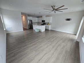 1609 Whistling Rd in Chesapeake, VA - Building Photo - Building Photo